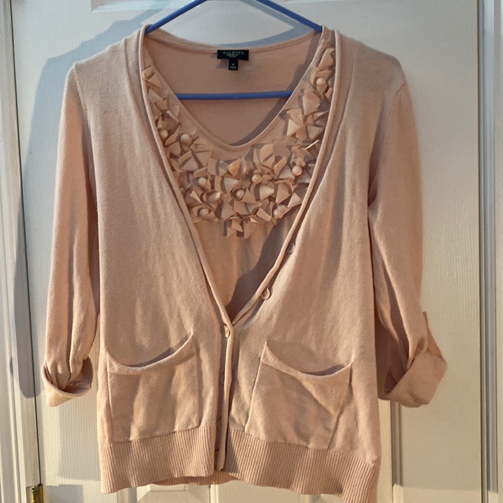 2 piece set. Sleeveless with ribbon and cardigan